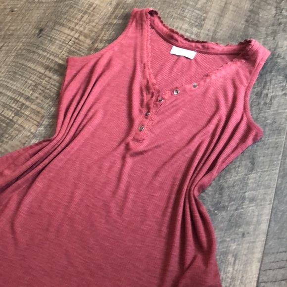 MAURICES MAROON SLEEVELESS TANK WITH 1/2 BUTTON SIZE S - Picture 2 of 8